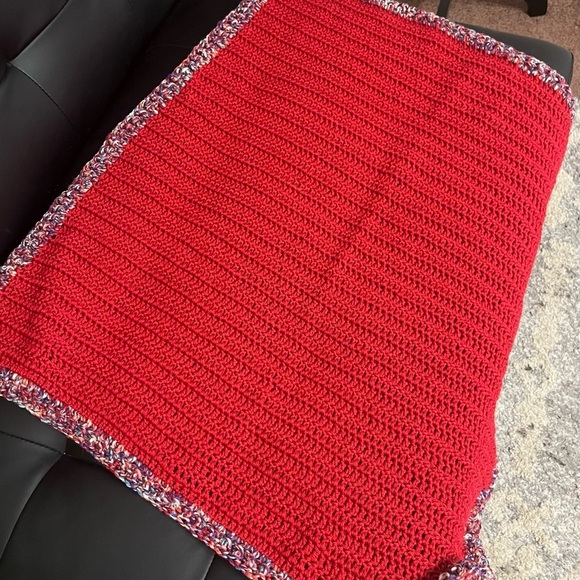 Knana Knots Cozy Red Knit Baby Blanket for Kids - Picture 1 of 2